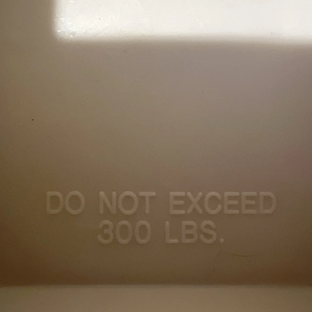 Vtg Large Beige Rubbermaid Step Stool 4200 Heavy Duty Plastic GUC 300# Capacity